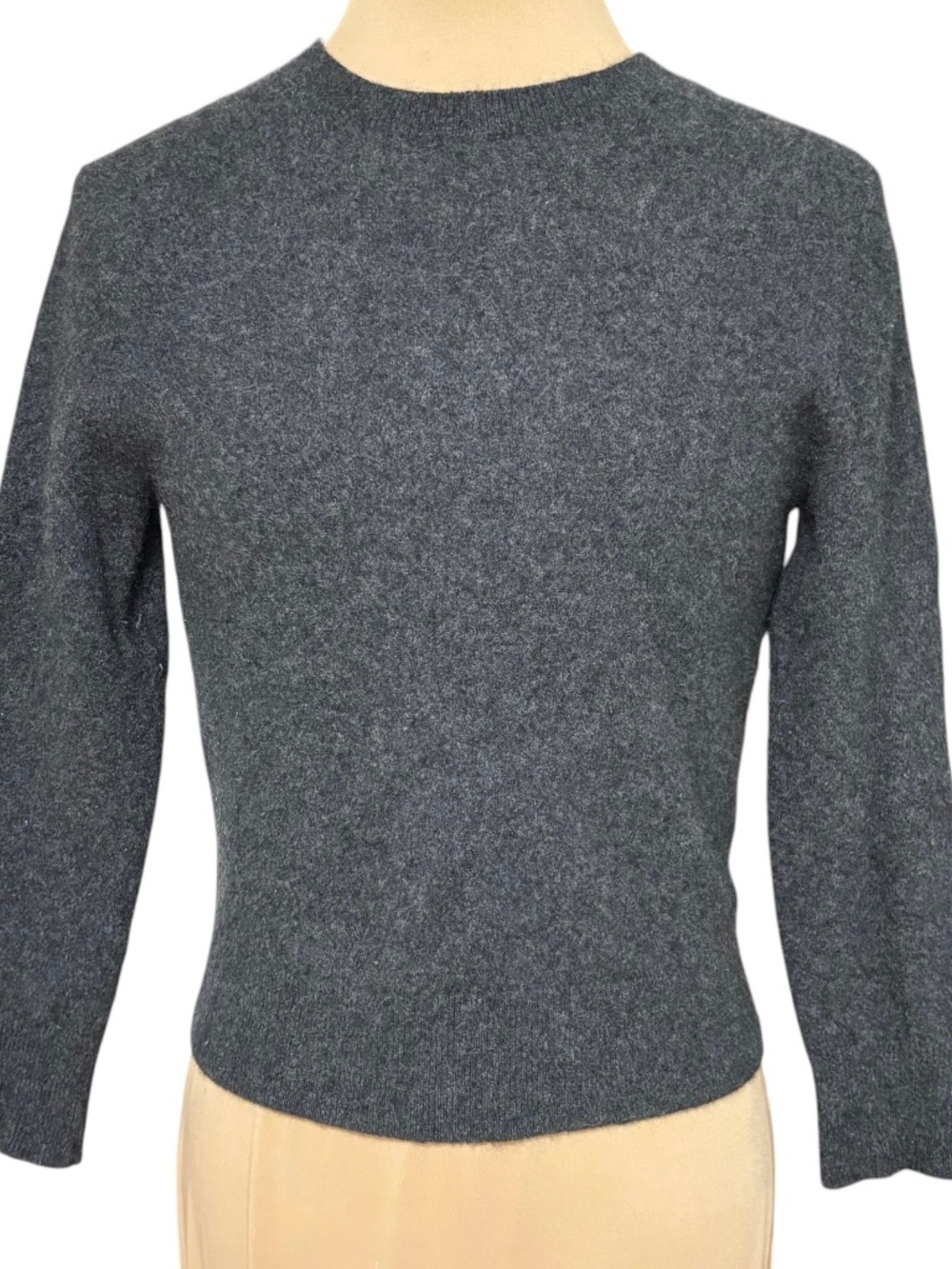 UNIQLO cashmere gray sweater cropped XXS/XS ¾ sleeves pullover crew neck classic
